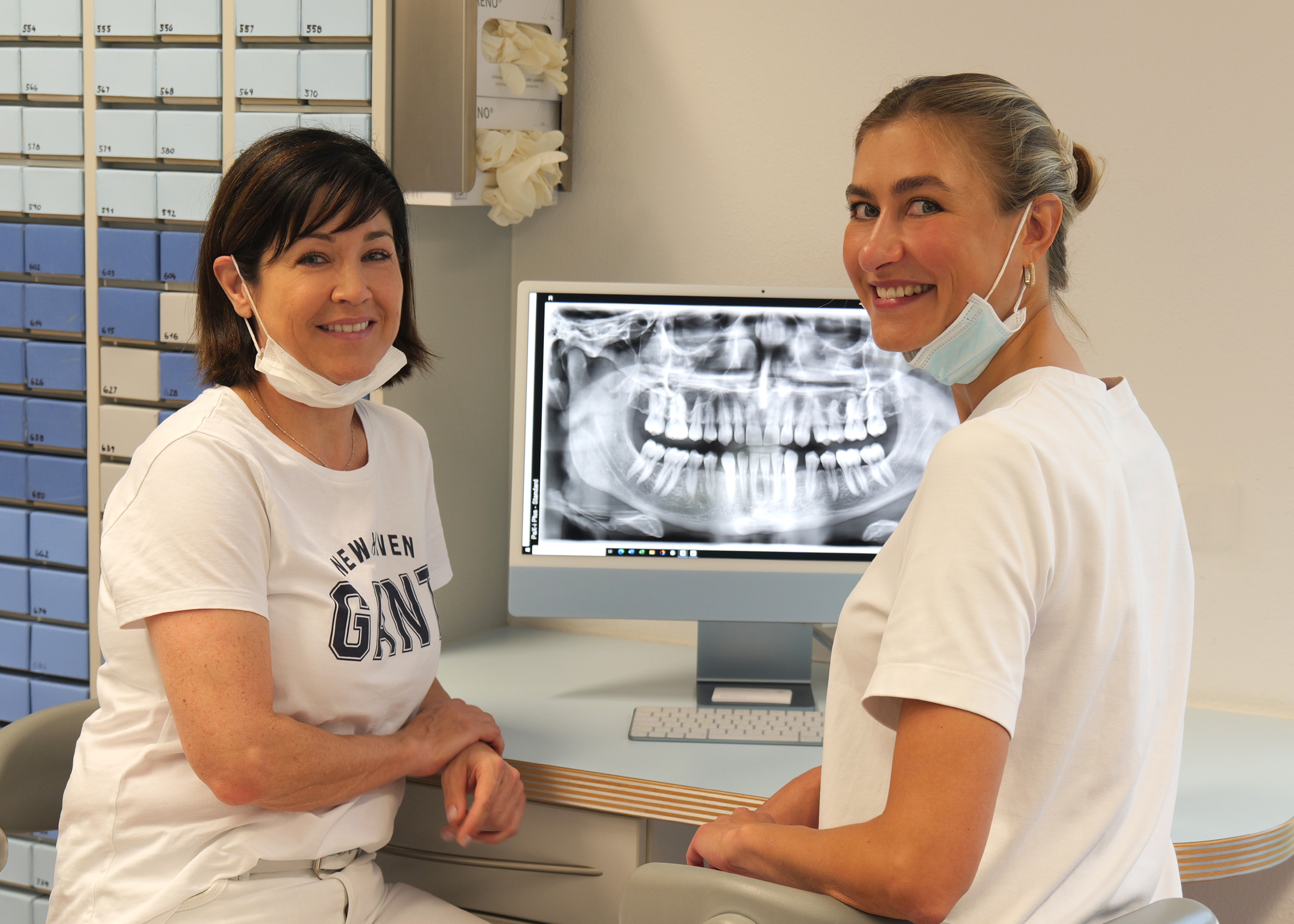 Team bei Röntgenbefund